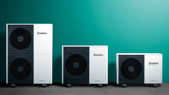 Vaillant Wärmepumpen in verscheidenen Größen Drei Vaillant Wärmepumpen in verscheidenen Größen