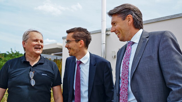 Joachim Höfling, Daniel Stecher, Alexander Paukner Minihaus-Bauherr mit Wüstenrot-Beratern