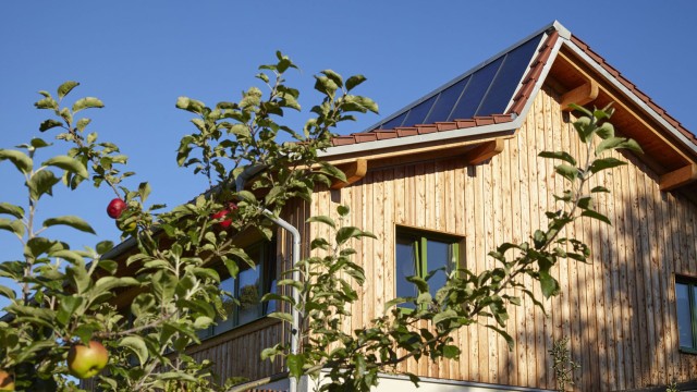Eine Photovoltaik Finanzierung fällt dank Förderungen günstiger aus Eine Photovoltaik Finanzierung fällt dank Förderungen günstiger aus