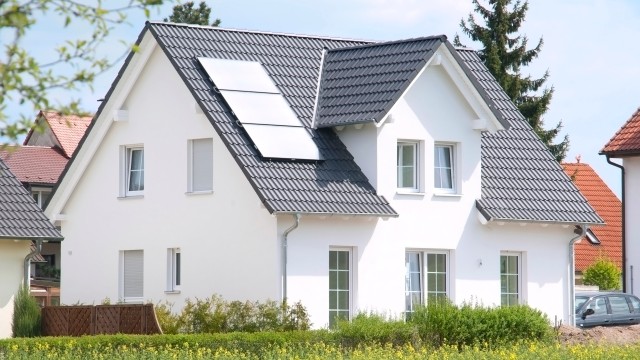 Ein frisch saniertes Haus, für dessen Modernisierung staatliche Förderungen genutzt wurden Ein frisch saniertes Haus, für dessen Modernisierung staatliche Förderungen genutzt wurden