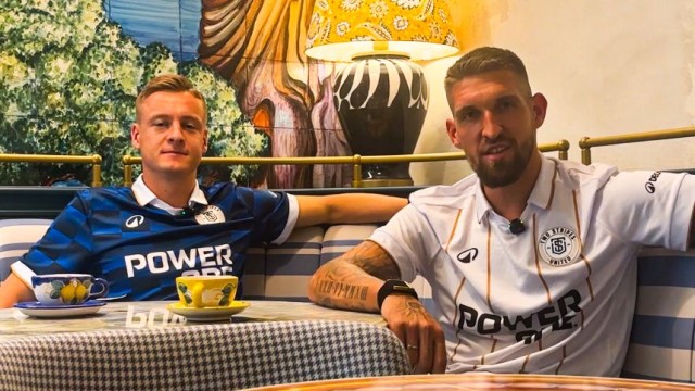 Wüstenrot kooperiert mit dem Icon League-Team Two Stripes United, das von den Fußballprofis Felix Kroos und Robert Andrich angeführt wird