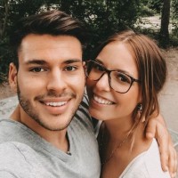 Nadine und Tobi Nadine und Tobi auf der Reise ins Eigenheim