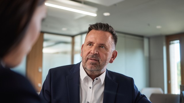 Wüstenrot Berater im Gespräch