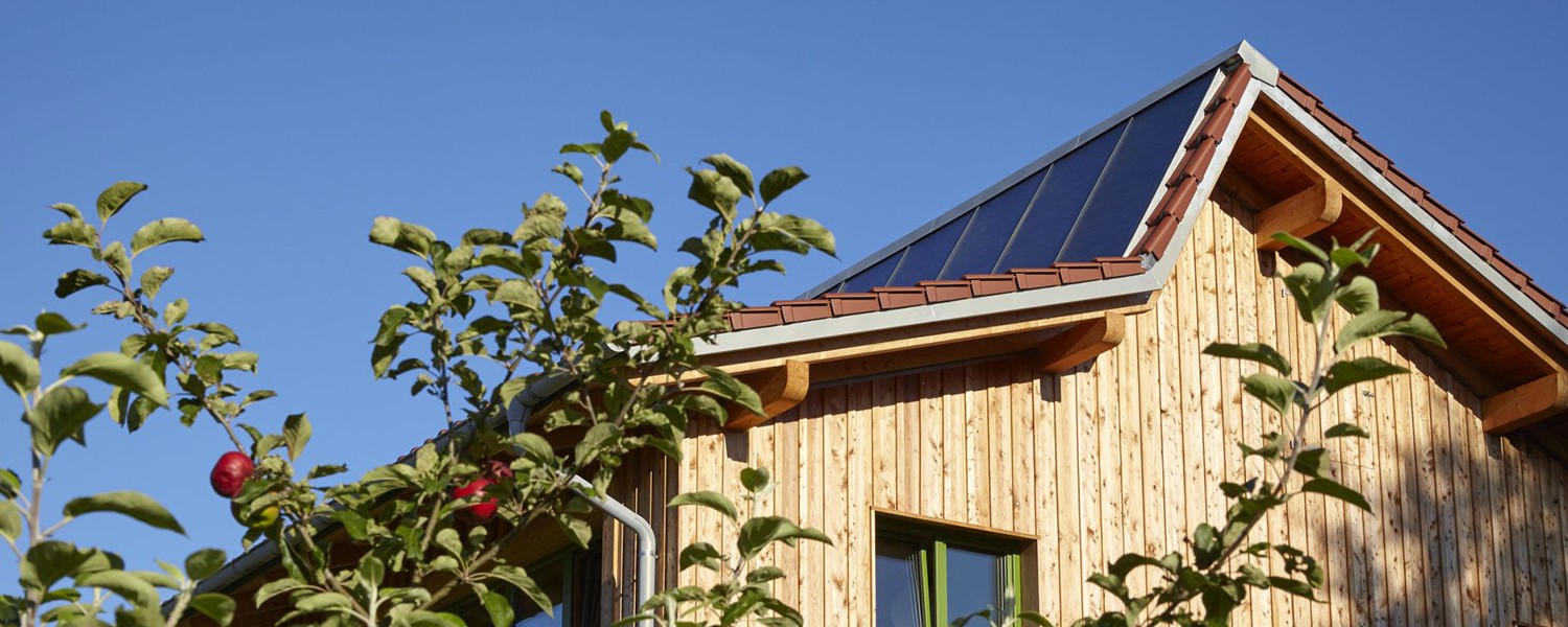 Dank Photovoltaik-Förderung erhalten Sie PV-Module für das Dach günstiger Dank Photovoltaik-Förderung erhalten Sie PV-Module für das Dach günstiger
