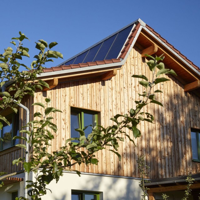 PV-Dachanlagen sind von Einkommens- und Umsatzsteuer befreit PV-Dachanlagen sind von Einkommens- und Umsatzsteuer befreit
