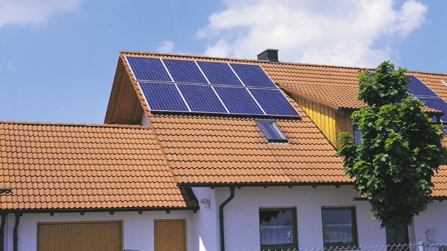 Mit den Stromkosteneinsparungen gleichen Sie die Photovoltaik Kosten aus Mit den Stromkosteneinsparungen gleichen Sie die Photovoltaik Kosten aus