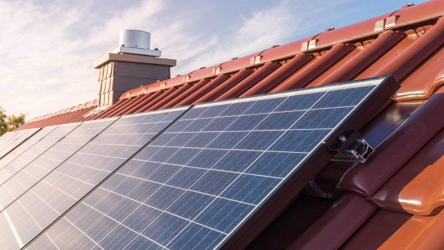 PV-Anlagen sind steuerfrei und erhalten reichlich Förderung PV-Anlagen sind steuerfrei und erhalten reichlich Förderung